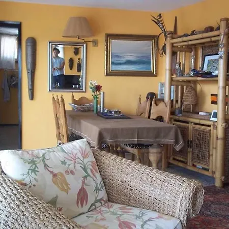 Sleeps 2 Wifi Famara