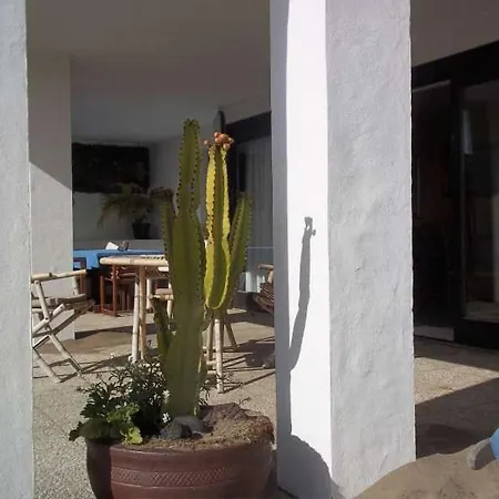 Sleeps 2 Wifi * Famara