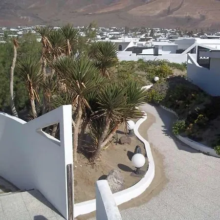 Sleeps 2 Wifi Famara