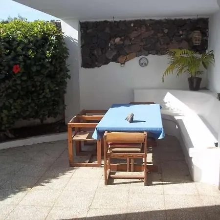 Sleeps 2 Wifi Famara