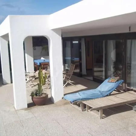 Sleeps 2 Wifi * Famara
