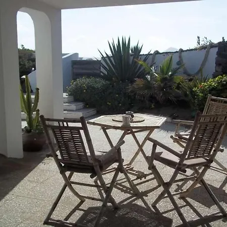 Sleeps 2 Wifi Holiday home *