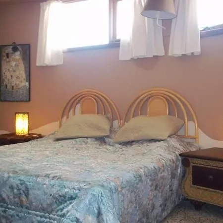 בית נופש Sleeps 2 Wifi פאמארה